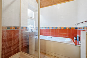 Photo 17- click for photo gallery